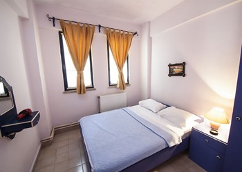 Gürkol Pansiyon - 1 No Double bed room in Bozcaada